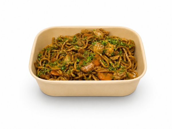 Wok med nudlar och kyckling